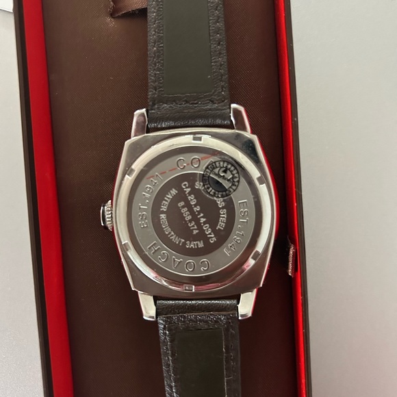 New coach watch - Picture 2 of 5